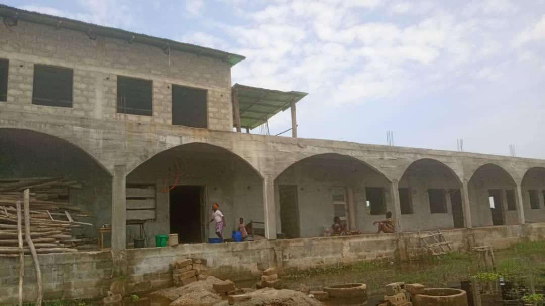 L'école en chantier pour accueillir de nouvelles salles de classe.