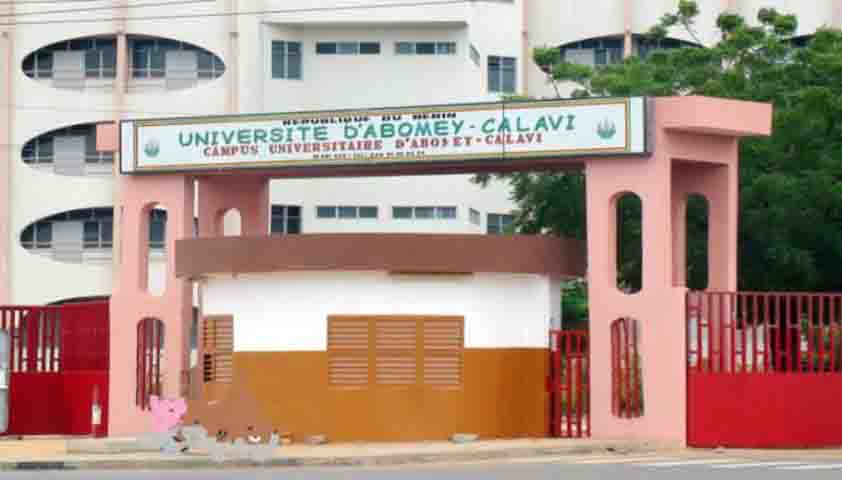 L'entrée principale de l'Université d'Abomey-Calavi au Bénin.