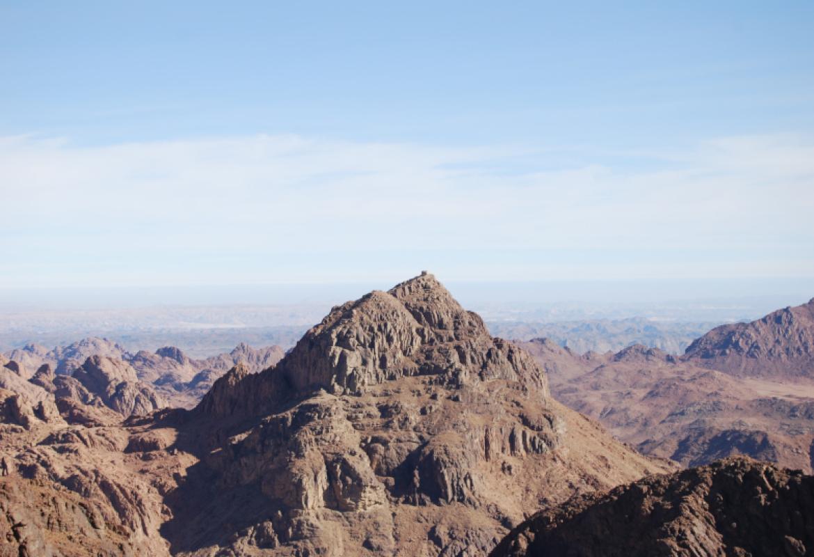 Gebel Musa, the “Mount Sinai” of later traditions. (Confer : Julien Cooper)